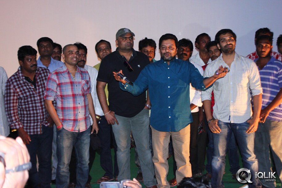Yevadu-Movie-Success-Tour